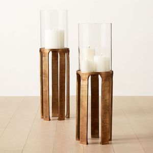 Support de bougie moderne en verre transparent avec base carrée en bois, design minimaliste et décoratif - Product Image 6