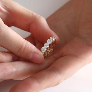 Anillo de Oro Amarillo Sólido de 18K con Diamantes Cultivados en Laboratorio de Corte Redondo de 4.3mm, Anillo de Boda de Lujo con Engaste Completo de Garras Compartidas - Product Image 2