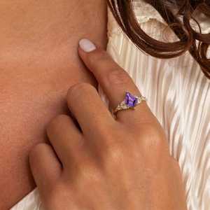 Bague en argent sterling 925 avec améthyste taille cerf-volant, améthyste naturelle, bague de fiançailles minimaliste, cadeau pierre de naissance de février - Product Image 3
