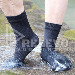 Calcetines Deportivos Antideslizantes para Hombre, Calcetines de Entrenamiento Transpirables y Ecológicos para Fútbol y Baloncesto, Alta Calidad a Precio Económico - Product Image 4
