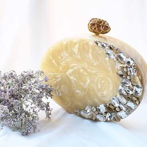 Bolso de Mano de Resina Hecho a Mano de Lujo para Mujer, Elegante Decoración de Mesa para Fiestas - Product Image 3