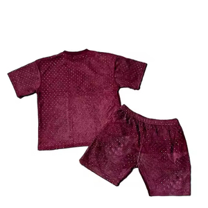 Ensemble 2 pièces en velours pour homme : T-shirt à col rond avec motif lettres et short en coton tricoté respirant – Idéal pour l'été - Product Image 1