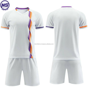 Conjunto de Uniforme de Fútbol Personalizado Sublimado para Hombre, Degradado Blanco, Morado y Naranja, Cuello en V, Manga Corta, 100% Poliéster, Absorbe la Humedad, Corte Ajustado - Product Image 3