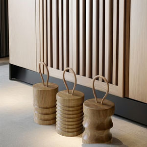 Butée de porte en bois de manguier de qualité supérieure Butée de porte en bois Butoirs de porte en bois décoratifs pour la décoration intérieure par God Grace Overseas - Product Image 6