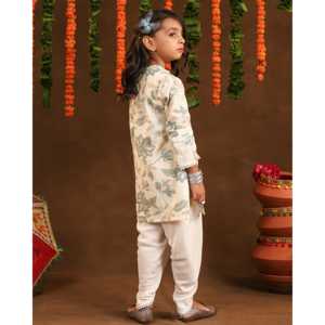 Ensemble Kurta Charme Tulipe Blanche Fait Main en Coton Vêtements Traditionnels Indiens - Product Image 1