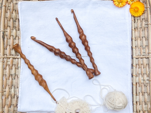 Crochets en fil de bois fabriqués à la main Aiguille à crochet ergonomique pour tricoter et crocheter à bon prix par Falak World Export - Product Image 2