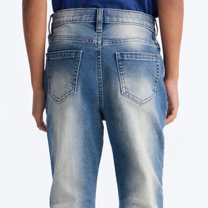 Pantalones Vaqueros de Diseño Moderno con Bolsillos Laterales Funcionales, Lavado Azul Claro, Cintura Cómoda con Presillas para Cinturón - Product Image 6