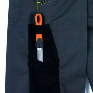 Combinaison de travail bleu marine pour homme avec bordure jaune et plusieurs poches pour usage industriel - Product Image 4