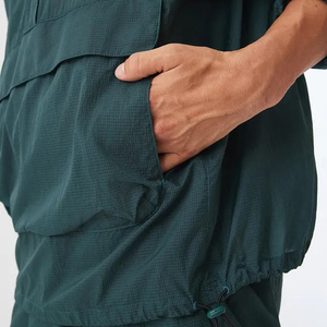 Conjunto de Chaqueta Cortavientos y Pantalones Cortos para Hombre, Conjuntos de Cortavientos con Capucha en Venta a Precio de Fábrica al por Mayor 2026 - Product Image 4