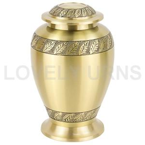 Urna de Latón Grabada con Hojas Doradas para Cenizas de Cremación, Capacidad de 200 Pulgadas Cúbicas, Estilo Americano - Product Image 3
