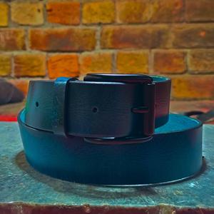 Ceinture en jean pour homme de luxe tendance OEM, en cuir véritable, avec logo personnalisé, boucle carrée de qualité, imperméable, vente en gros, haute qualité - Product Image 1