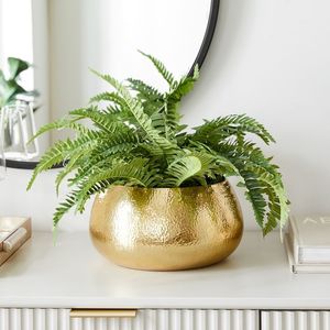 Vase en fer doré métallique de qualité supérieure, support décoratif contemporain pour fleurs, pour une touche d'élégance sur la table d'intérieur de maison de luxe - Product Image 1