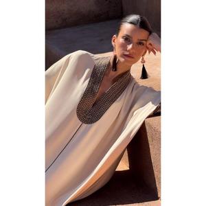 Kaftan en soie naturelle lavable, fait main, de haute qualité, magnifique, chic et élégant, coupe ample, longueur ras du sol, respectueux de l'environnement, col en V - Product Image 3