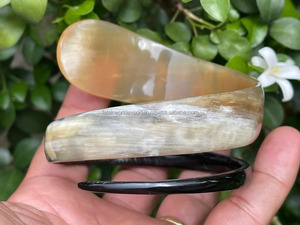 กำไลข้อมือสีฮอร์นธรรมชาติทำด้วยมือเครื่องประดับรูปเขาควาย & วัวสำหรับงานแต่งงานความรักและความโรแมนติกโดย fwe - Product Image 3