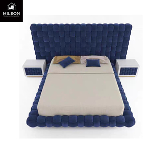Ultimo Design di <span class=keywords><strong>Letto</strong></span> <span class=keywords><strong>Matrimoniale</strong></span> in Velluto Blu con <span class=keywords><strong>Testiera</strong></span> Imbottita, Struttura in Legno, Forma Unica e Bottoni Trapuntati - Product Image 6