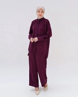 Ensemble deux pièces modeste pour femmes musulmanes : sweat à capuche et pantalon en satin uni, tissu extensible respirant – Fabricant OEM/ODM