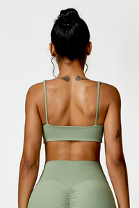 Sujetador deportivo con costuras SHARISSA para mujer, cuello cuadrado, soporte medio, transpirable, yoga, verde sólido, elastano/nailon, tirantes fijos - Product Image 3