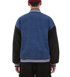 Chaqueta Varsity de Mezclilla para Hombre con Mangas Negras, Cuello Camisero, Corte Regular, Estilo Casual, para Otoño - Product Image 4