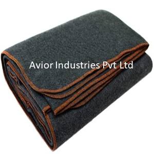 Couverture en laine mérinos vert olive artisanale de qualité supérieure, chaleur intemporelle douce, confort naturel, luxe, jeté d'hiver ignifuge - Product Image 5