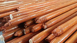 Vente Flash - Longue manche de balai en bois enduite de PVC du Vietnam / Manche de balai / Manche de serpillière en bois - Lisse, Droit et Très Résistant - Product Image 6