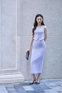 Chaleco de mujer de sarga de diseño americano con cuello en V, de un solo botón, teñido liso, de lana peinada - Estilo estructurado para oficina KA11 - Product Image 5