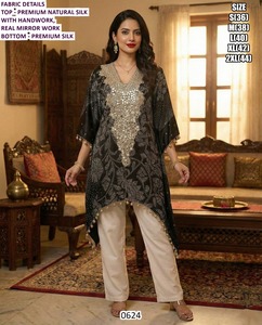 Traje Sharara Aabha de Tela No Tejida con Silueta de Sirena, Largo hasta el Suelo, Bordado Moderno, Adorno de Espejo, Cintura Natural, Cómodo - Product Image 3