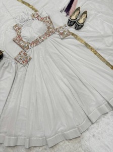 Traje Maxi Anarkali de diseñador en un nuevo estilo elegante - Product Image 2