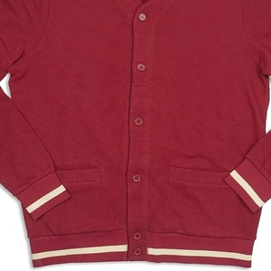 Suéter de Punto Rojo Personalizado al por Mayor para Hombre, Cuello en V, Manga Larga, Bordado con la Letra K, Suéter Informal de Invierno - Product Image 3