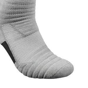 Calcetines deportivos de algodón/bambú personalizados con bordado de diseñador, antideslizantes, ecológicos, para hombre, servicio OEM, con suela de descarga. - Product Image 6