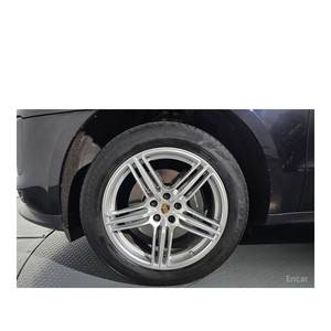 Porsche Macan 2.0 2019 con 61,557 km, Asientos de Cuero, Volante a la Izquierda, Cámara Trasera - Product Image 4