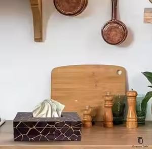 Boîte à mouchoirs en bois multicolore de la meilleure qualité porte-serviettes accessoires de table faits à la main écologiques pour hôtels restaurants - Product Image 1