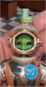 Colgante de diseño personalizado con diamantes de moissanita VVS estilo astronauta, joyería hip hop para hombres y mujeres - Product Image 6