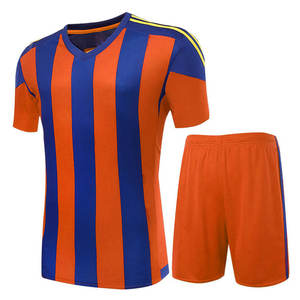 Uniforme de Fútbol Personalizado de Alta Calidad Hecho en Pakistán, 100% Poliéster, Transpirable, Absorbente de Humedad, Antibacterial, con Cierre Frontal - Product Image 2