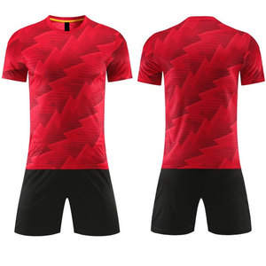 Uniforme de football tendance pour hommes, personnalisé, de haute qualité, respirant, 100% polyester, vêtements de sport, uniforme de football par sublimation - Product Image 1