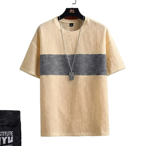 เสื้อยืดผู้ชายคุณภาพพรีเมียม เนื้อผ้าระบายอากาศ สีเทา พิมพ์ลายทางที่อก แขนสั้น สไตล์ลำลอง สตรีทแวร์ ทรงหลวม แฟชั่น - Product Image 1