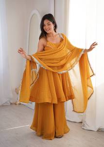 Ensemble Kurti traditionnel indien pakistanais en coton pour femmes, couleur moutarde, coupe ample, longueur au sol, tenue décontractée avec dupatta - Product Image 2