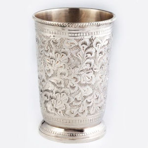 Gobelet Julep en acier inoxydable durable et finition laiton antique élégante, parfait pour les fournitures de bar en gros et l'utilisation à domicile. - Product Image 3