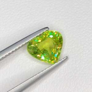 Esferoita Verde Natural con Corte Corazón, Gema Suelta para Joyería Fina, Piedra de Colección y Regalo - Product Image 4