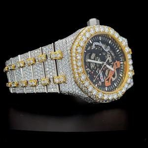 Reloj de acero inoxidable con esfera bicolor en oro y negro, diamante moissanita VVS 1, completamente cubierto de moissanita, movimiento de cuarzo. - Product Image 3