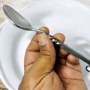 Cuillère à manche torsadé en acier inoxydable pour la cuisine en camping, ustensile d'extérieur, 1 pièce - Product Image 1