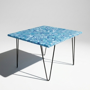 Table basse de salle à manger en plastique recyclé 4GoodThings, moderne, minimaliste, imperméable, durable, empilable, écologique, durable - Product Image 1