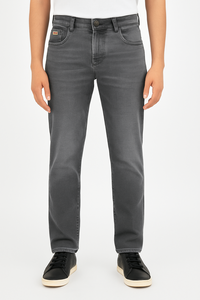 Jeans ajustados color gris carbón premium para hombre, hechos con tela vaquera elástica de alta calidad que ofrece una comodidad superior. - Product Image 1
