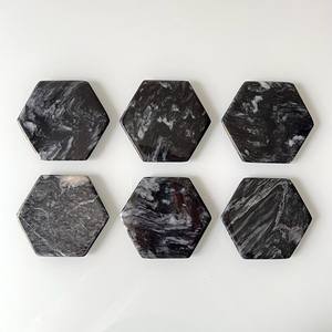 Ensemble de six sous-verres en marbre gris, blanc et noir faits à la main avec support, décoration de table de luxe - Product Image 4