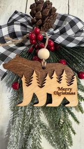 Ornement de Noël suspendu en bois rustique fait main avec des sculptures complexes - Product Image 2