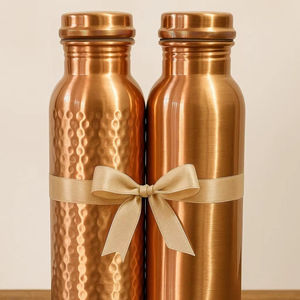 Botella de Cobre para Hidratación, Bebidas Saludables para Comunidades de Yoga, Marcas de Vida Saludable y Tiendas de Estilo de Vida - Product Image 1