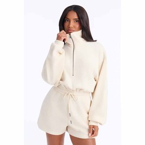 Ensemble de survêtement décontracté pour femme avec logo personnalisé, sweat-shirt uni à manches longues et short ample trois-quarts - Product Image 6
