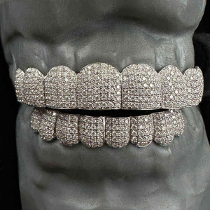 Grillz de Dientes de Diamantes de Lujo Hechos a Medida, Joyería Hip Hop con Acabado Brillante para Hombres y Mujeres Amantes de la Moda - Product Image 1