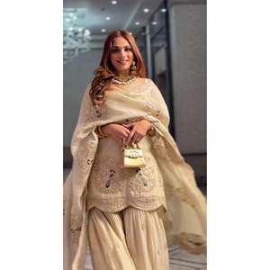 พื้นด้านล่างสุดสวยพร้อมชุดปักลายแนว Dori-Sequence เสื้อผ้าประจำภูมิภาค - Product Image 5