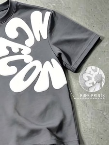 เสื้อเชิ้ตและกางเกงขาสั้นสไตล์วินเทจลำลองพิมพ์ลายดาวสีแดงเข้มคุณภาพสูงสำหรับฤดูร้อน ดีไซน์หรูหราแบบสตรีทแวร์ พร้อมลายพิมพ์ตัวอักษร - Product Image 3