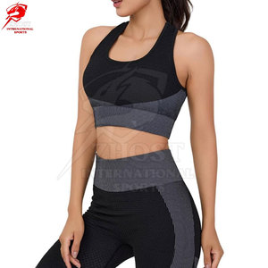 Ensemble de yoga athlétique 3 pièces tendance avec design flexible pour l'entraînement en salle de sport, la course à pied et les mouvements quotidiens - Product Image 4